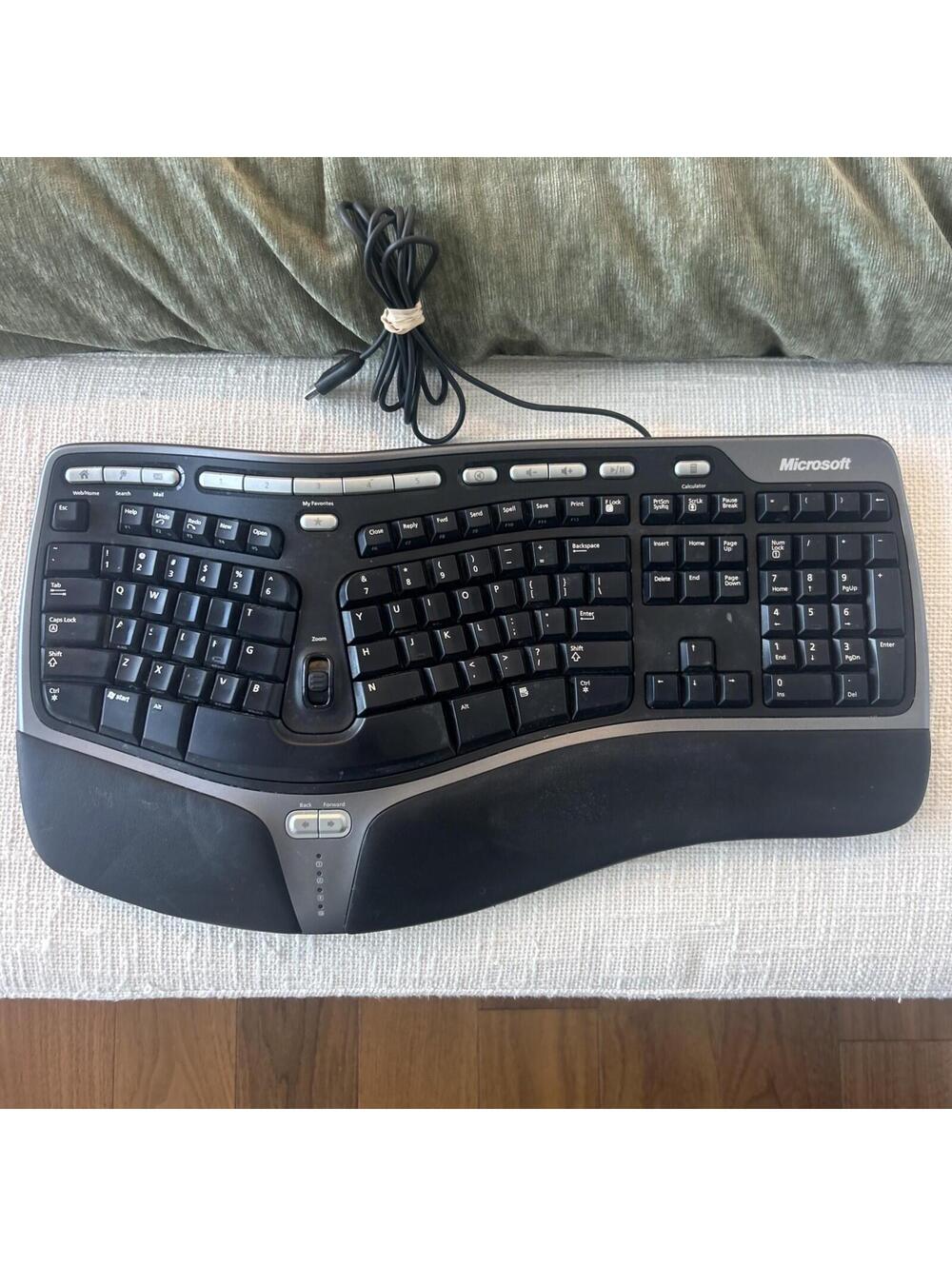 Microsoft KU-0462 Natural Black Ergonomic Wired Keyboard 4000 v1.0 6102 NO RISER